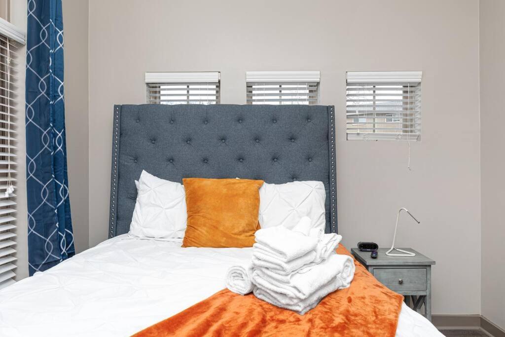 شقة Chic Uptown Unit With Gym, Pool تشارلوت المظهر الخارجي الصورة